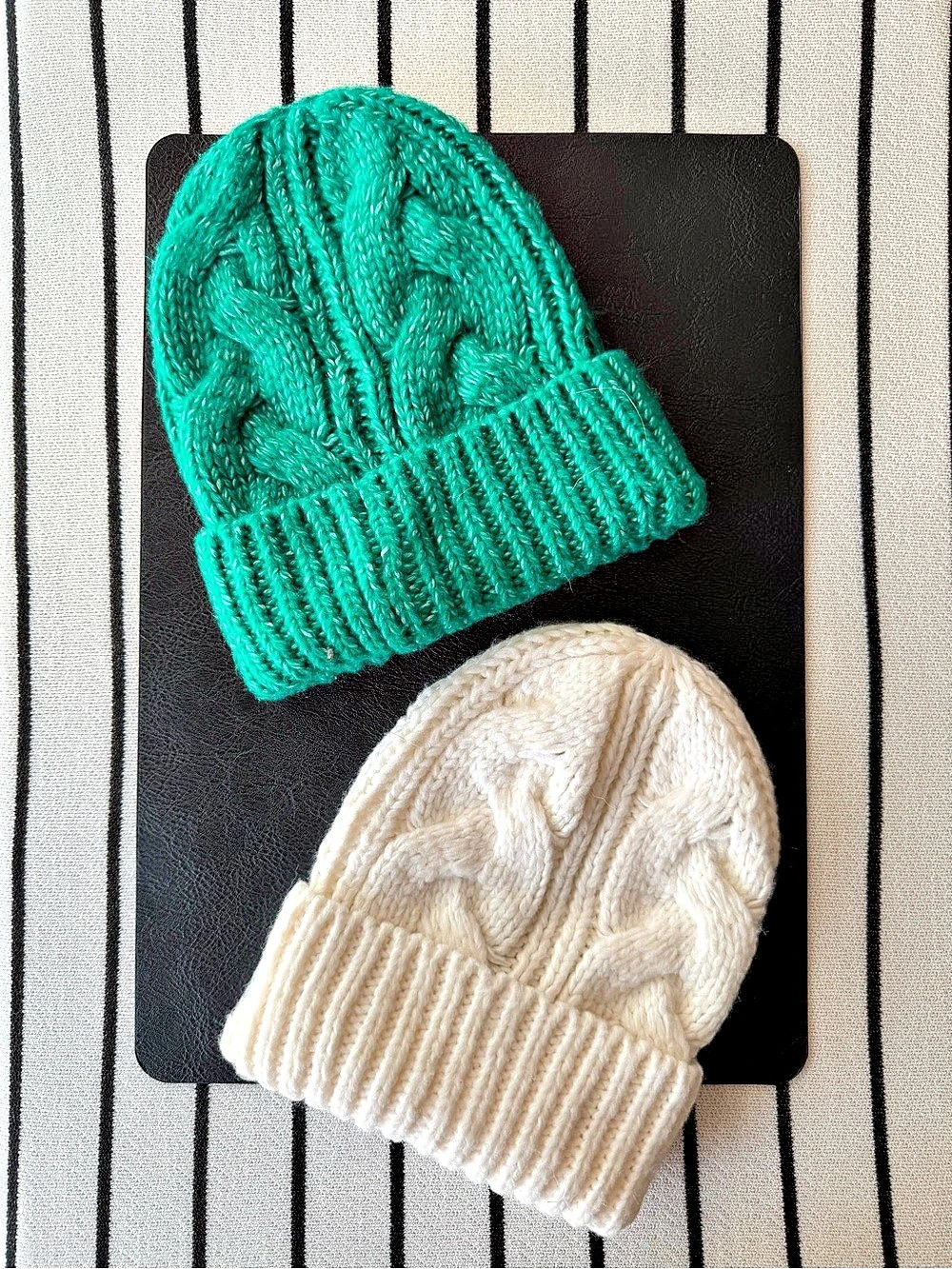 Old Navy Cable Knit Beanies in Green & Cream Like New